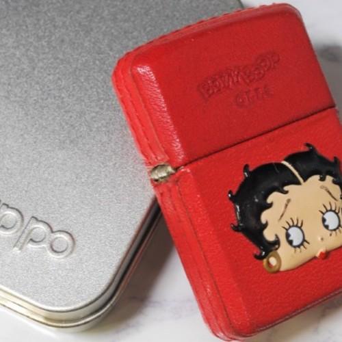 再入荷！！ベティー　革巻き（赤）【ZIPPO】