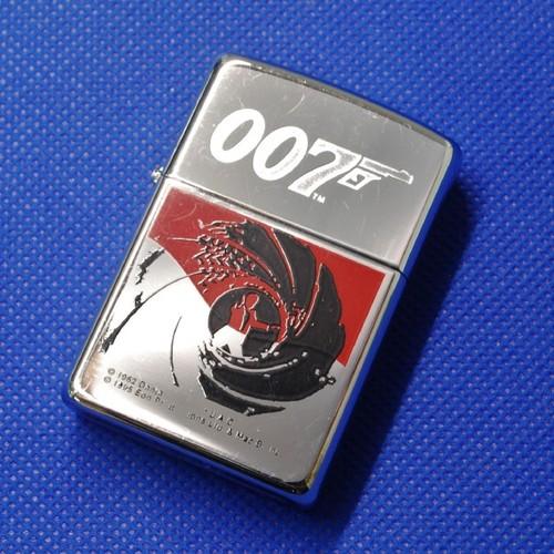 再入荷！！007 ジェームズ・ボンド　オープニング柄　銃口【ZIPPO】