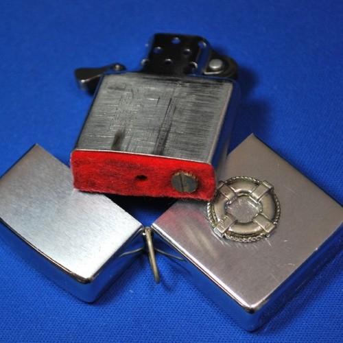 ロス・プルーフ＆赤フェルト　ピンズ貼り（最後のドット刻印、1965年製）【ZIPPO】