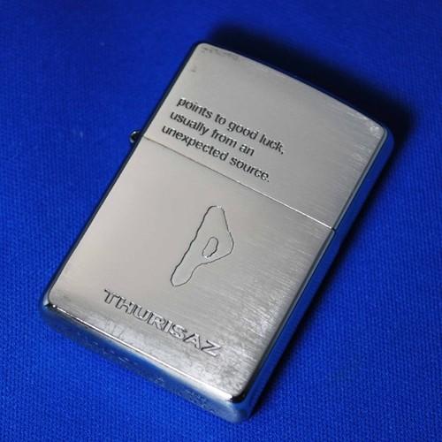 RUNE文字 P THURISAZ（幸運）【ZIPPO】